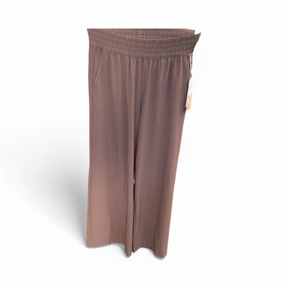 New with tag Vuori villa wideleg dark brown pajama women’s size M - Picture 1 of 8